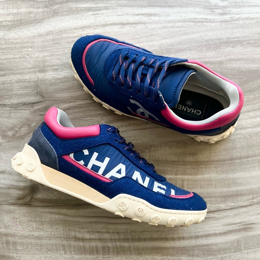 CHANEL 18k Interlocking CC Sneaker Size 6.5 Women’s (EU 37)